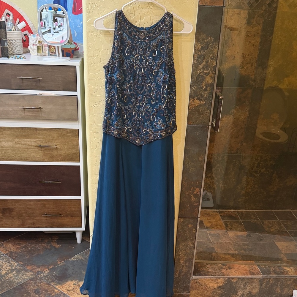 J Kara Sapphire Beaded Dress size 6 - prom, weddings, formal